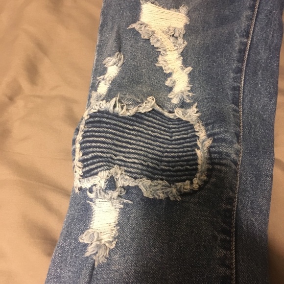 Men’s Ripped Jeans - Picture 2 of 6